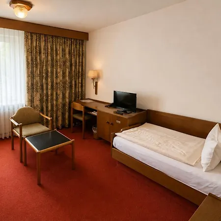 Zum Markgrafen Hotel *